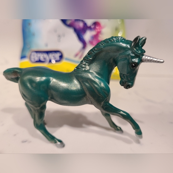 Breyer Green Unicorn Toy - Picture 3 of 4